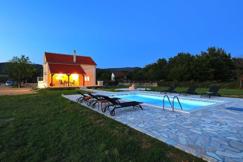 Holiday House Aurora Borealis Ervenik Luaran gambar