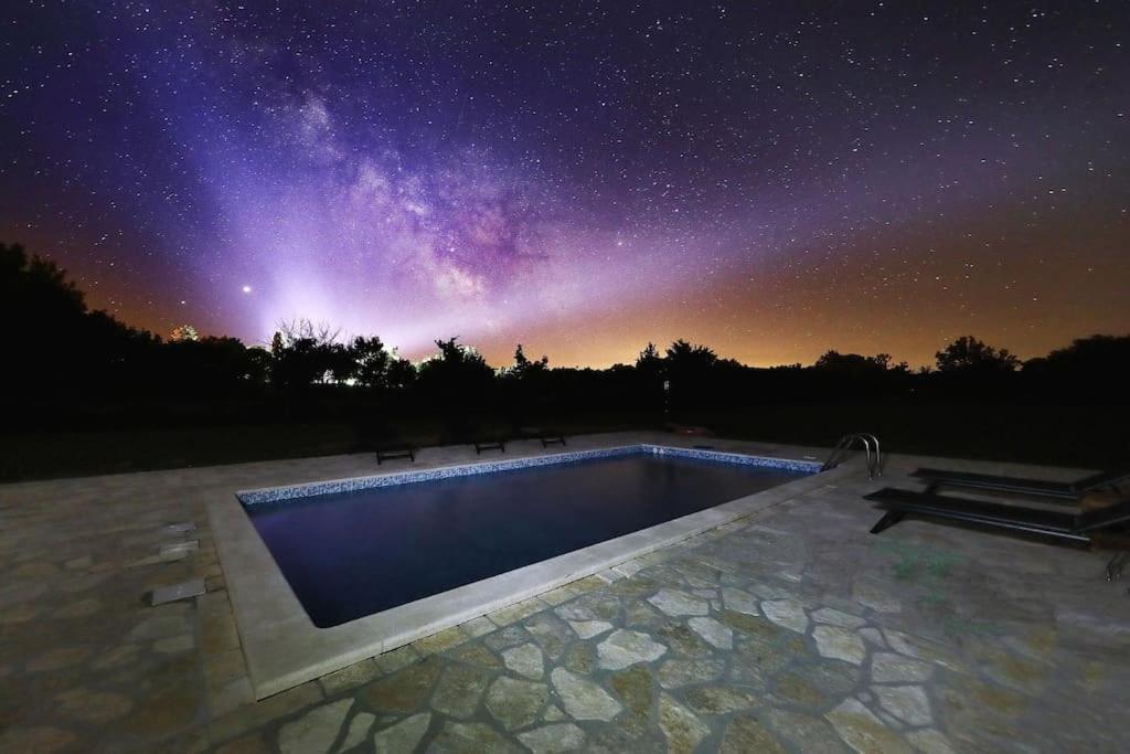 Holiday House Aurora Borealis Ervenik Luaran gambar